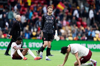 Skuffelsen lyser ud af Elias Olafsson, Ousmane Diao og Han-beom Lee efter nulløsningen i Farum. AGF har nu to matchbolde til at sikre sig det danske mesterskab - den første i aften i Brøndby.