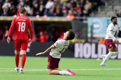 Mikel Gogorza skriger sin ærgrelse ud, efter at han har misset en indbydende flugter i feltet. Værterne fra FC Nordsjælland havde dog langt flere og større muligheder end den.