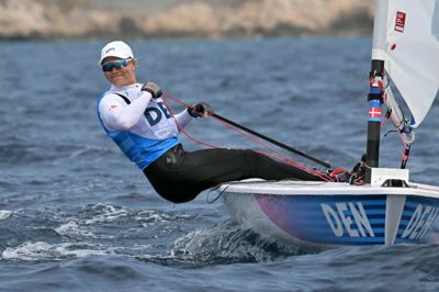 Anne-Marie Rindom har haft massiv succes i sejlsportsklassen Ilca 6, som tidligere hed laser radial. I enmandsjollen er det blevet til blandt andet fire VM-guldmedaljer og OL-medaljer af både guld, sølv og bronze.