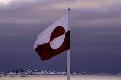 Folketingets Ombudsmand kommer med en række anbefalinger efter tilsynsbesøg i detentioner og anstalter i Grønland.