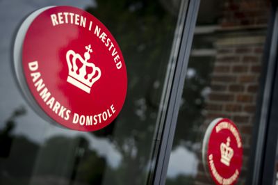 Mandag indledes en retssag mod et brødrepar ved Retten i Næstved. De er begge tiltalt for besiddelse af stoffer med henblik på videreoverdragelse. Den yngste bror er også tiltalt for besiddelse af overgrebsmateriale.