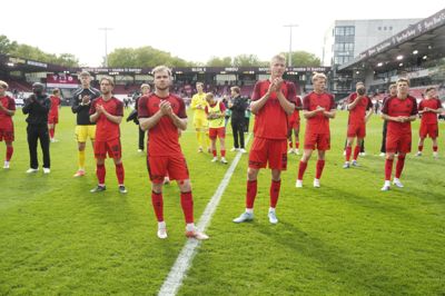 FC Fredericia har slået både FC København og Brøndby og skabt en fanscene, som aldrig er set tidligere i klubbens historie. Men søndag forsvandt håbet om overlevelse i Superligaen med et nederlag i Vejle.