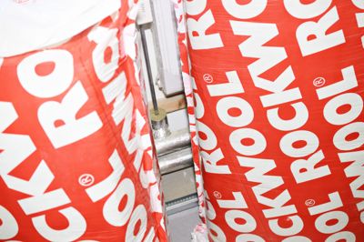 Selskabet Rockwool producerer stenuldsløsninger til blandt andet bygningsisolering.