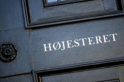 Højesteret afviser mands ønske om en ekstra høj erstatning, efter at han i 466 døgn sad varetægtsfængslet i en sag om drabsforsøg, fordi han blev forvekslet med en anden.