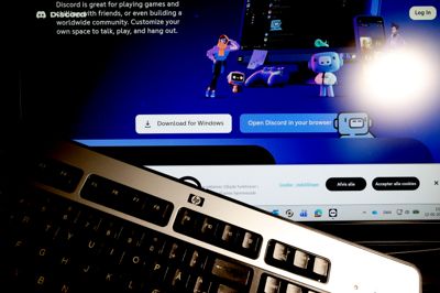 Valdemarskolen har succes med at få elever med massivt fravær tilbage i skole gennem gaming- og kommunikationsplatforme - det kan en regelændring for skolerne komme til at spænde ben for.