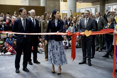 Det nye Aalborg Universitetshospital, der tirsdag blev indviet af dronning Mary, kritiseres af flere fagforeninger. De er bekymret for både ansattes og patienters ve og vel.