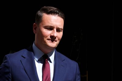 Sundhedsminister Wes Streeting har trukket sig, fordi han ikke længere har tillid til premierminister Keir Starmer.