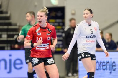 Kathrine Heindahl kom til Team Esbjerg i 2022 fra CSKA Moskva. På billedet ses hun i aktion for klubben i en Champions League-kamp.