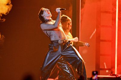 Danmark er finaleklar i årets Eurovision, hvor Søren Torpegaard Lund ligger lunt hos bookmakerne med nummeret »Før vi går hjem«.