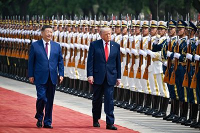 Donald Trump blev torsdag budt velkommen til Kina af landets præsident, Xi Jinping, ved en ceremoni i hovedstaden, Beijing.