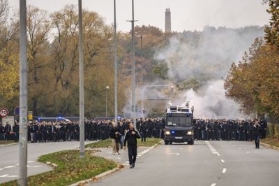 FCK's fans har ikke været i Brøndby siden efteråret 2024. Hvis de to hold mødes i Europa Playoff, vil kampen blive skubbet tre dage efter aftale med politiet.