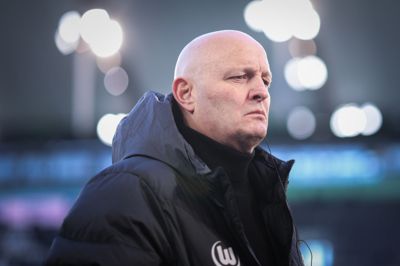 Peter Christiansen var sportschef i Randers FC og AGF, siden sportsdirektør i FC København, før han i 2024 blev hentet til Wolfsburg som administrerende direktør for klubbens sportslige afdeling. Den post bestred han frem til marts i år, hvor han blev fyret.