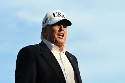 Taiwan var et vigtigt emne, da USA's præsident, Donald Trump, besøgte Kina i løbet af ugen. Her ses han foran Det Hvide Hus fredag, hvor han vendte hjem til USA.