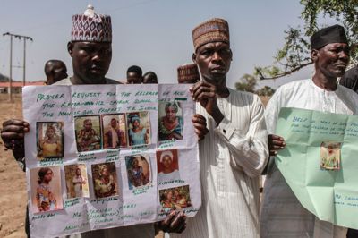 Nigeria har i årevis været plaget af bortførelser af børn. En af de mest berygtede kidnapninger var i 2014, hvor 276 piger blev bortført fra en skole i Chibok. Flere savnes stadig.