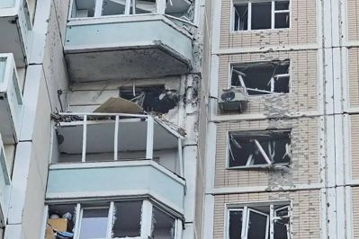Beboelsesejendom i Moskva-regionen blev beskadiget af ukrainske droneangreb natten til søndag.