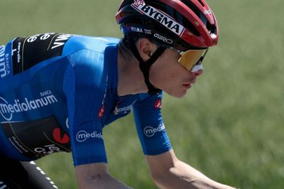 Jonas Vingegaard var iklædt den blå bjergtrøje på 9. etape, der endte med sejr til den 29-årige dansker.