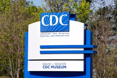 USA's Center for Sygdomskontrol og Forebyggelse (CDC) har iværksat en beredskabsindsat efter ebola-udbruddet i DR Congo og Uganda.