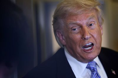 Det er blandt andre Saudi-Arabiens kronprins, Mohammed bin Salman, der har bedt præsident Donald Trump om at afblæse et stort angreb mod Iran.