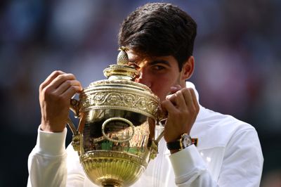 Carlos Alcaraz vandt Wimbledon i 2023 og 2024, men tabte i 2025 finalen i den engelske grand slam-turnering til italieneren Jannik Sinner.