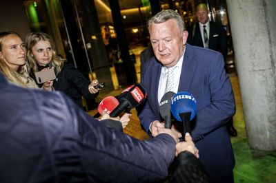 - I formiddags sagde vi, at vi betragter det som en prøveballon, der nok ikke kan flyve. Det er sådan set stadig min vurdering, det ser svært ud, sagde Løkke tirsdag aften om ideen om en VLAK-regering. Troels Lund Poulsen mener dog ikke at have fået en afklaring fra Moderaterne.