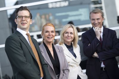 Smilene var store ved Borgerligt Konvent i september sidste år, hvor fire blå partier blandt andet meddelte, at de ville genindføre store bededag. Det står der ifølge Ekstra Bladet dog intet om i forståelsespapir.