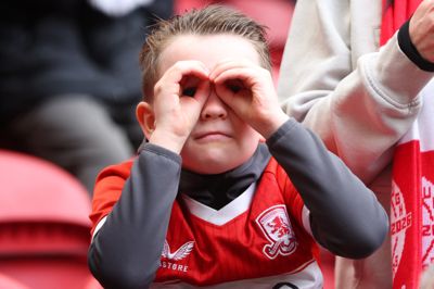 En ung Middlesbrough-fan forsøgte at give sin mening til kende på den måde i opgøret mod Southampton.
