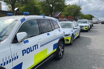 Politiet er massivt til stede i Herning og Ikast, hvor en bandekonflikt har ført til brandattentat, skud og en eksploderet håndgranat.