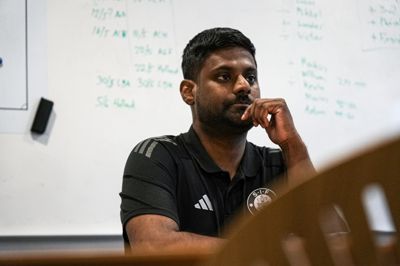 Arun Rajkumar skal i fremtiden hjælpe sportschef Jesper Stüker på transfermarkedet.
