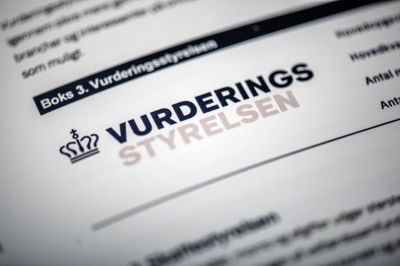Nye ejendomsvurderinger fra Vurderingsstyrelsen er blevet heftigt kritiseret. Ni boligejere har rejst civile sager mod Skatteministeriet, hvilket betyder, at deres sager nu skal behandles ved domstolene.