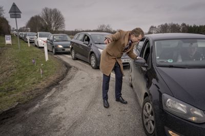 Morten Messerschmidt viser vej til billig benzin og diesel under folketingsvalget, hvor Dansk Folkeparti stod bag flere arrangementer med billigere priser.