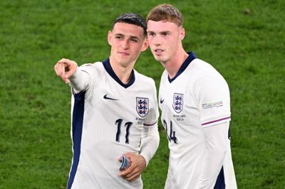 Hverken Phil Foden eller Cole Palmer rejser med Englands landshold til VM.