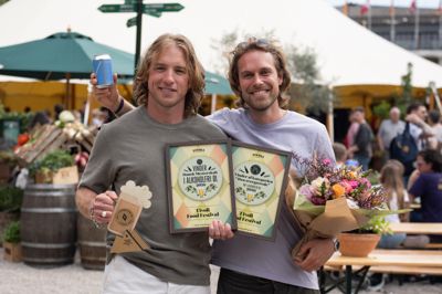 For andet år i træk vinder bryggeriet Åben prisen for Danmarks bedste alkoholfri øl. På billedet ses grundlægger af bryggeriet Philip Hulgaard og salgschef Niklas Bertelsen.