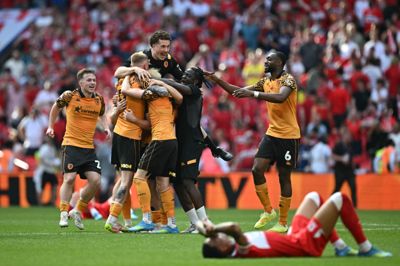 Hull følger Coventry og Ipswich op i Premier League efter en sejr i 95. minut på Wembley over Middlesbrough.
