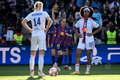 Barcelonas angriber Ewa Pajor (i midten) scorede de to første mål i 4-0-sejren over Lyon. Dermed vandt Barcelona Champions League.