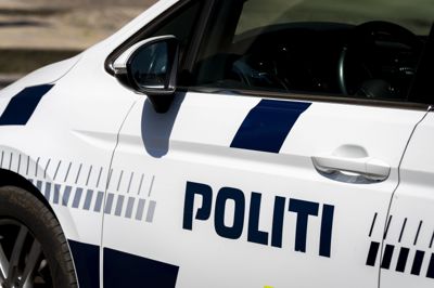 Fyns Politi efterforskede lørdag et sammenstød med flere biler i Odense. Søndag er tre mænd blevet varetægtsfængslet for at bruge en pistol.