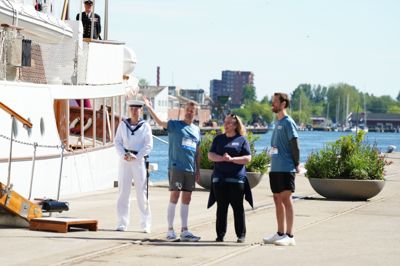 Randers' borgmester Randers Rosa Lykke Yde og psykolog og forfatter Svend Brinkmann byder kong Frederik velkommen i værtsbyen Randers.