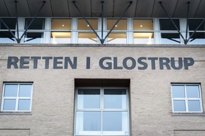 En dommer ved Retten i Glostrup har mandag varetægtsfængslet en 32-årig mand for voldtægt af en 18-årig pige. De mødte hinanden på en bytur.