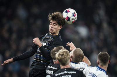 Unge Julius Lucena kom ind i de sidste ti minutter for Esbjerg, der i sidste minut tog sejren i Hvidovre.