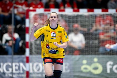 Matilde Kondrup Nielsen og Ikast-kvinderne tager i aften hul på bronzeduellerne mod Nykøbing Falster. Den erfarne venstrefløj spillede hos falstringerne fra 2017 til 2020.