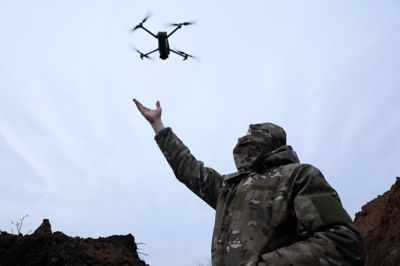 Danmark samarbejder tæt med Ukraine for at blive klogere på fremtidens kampplads. På billedet ses en ukrainsk soldat.