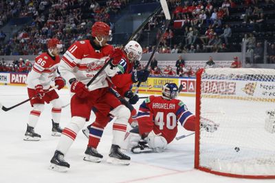 Joachim Blichfeld blev dobbelt målscorer, men Danmark tabte 3-4 til Norge i holdets sidste kamp ved VM.