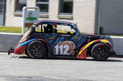 Søren Clausen med aliasset »Racerdrengen« kørte Classic Car Race i denne Superman-bil med aliasset »Pitpigen«.