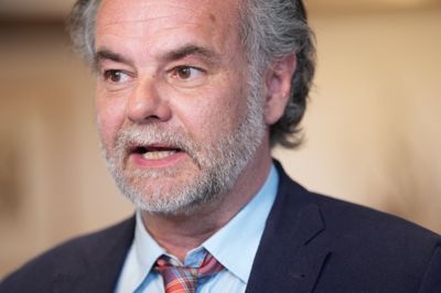 Overvismand Carl-Johan Dalgaard præsenterede hovedkonklusioner om dansk økonomi på et pressemøde i Eigtveds Pakhus i København tirsdag.