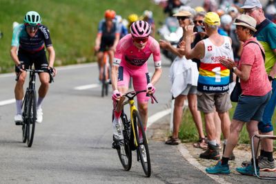 Ingen kunne følge med Jonas Vingegaard på 16. etape af Giro d'Italia.