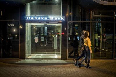 Danske Bank afviklede sin filial i Estland i 2018 på grund af voldsom hvidvask. Banken har siden betalt amerikanske og danske myndigheder i alt 15,3 milliarder kroner på grund af den manglende kontrol med kunderne.