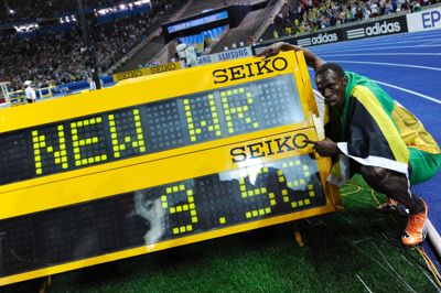 Usain Bolt satte den eksisterende verdensrekord på 100 meter ved VM i Berlin i 2009.
