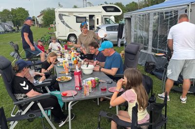 De er egentlig ret gode til at køre i Ikast BMX Klub, men fællesskabet og venskaberne mellem løbene er en guldmedalje i sig selv.