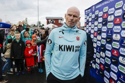 Ståle Solbakken og Norge er i samme gruppe som Irak, Senegal og Frankrig ved sommerens VM.