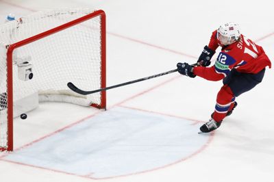 Noah Steen sendte pucken i et tomt mål til sidst i tredje periode.