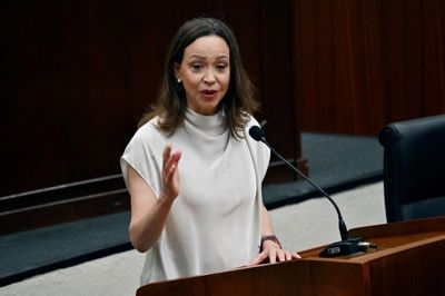 Maria Corina Machado, der er oppositionsleder i Venezuela, holdt mandag en tale i Panamas parlament. Hun ønsker at forhandle med Venezuelas midlertidige regering.